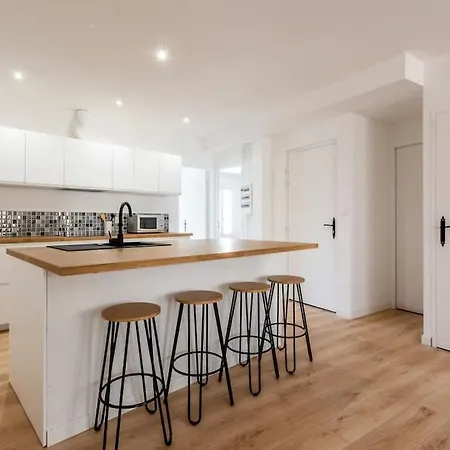 Apartmán Grand Avec Terrasse / Vieux-lormont