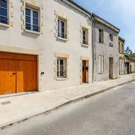 Grand Avec Terrasse / Vieux-lormont Apartmán